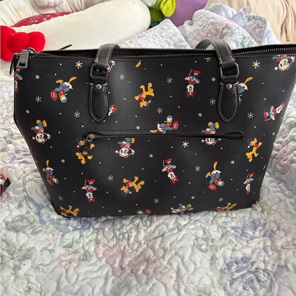 Disney x Coach Gallery Tote with Fab five Christmas holiday print - Picture 2 of 8